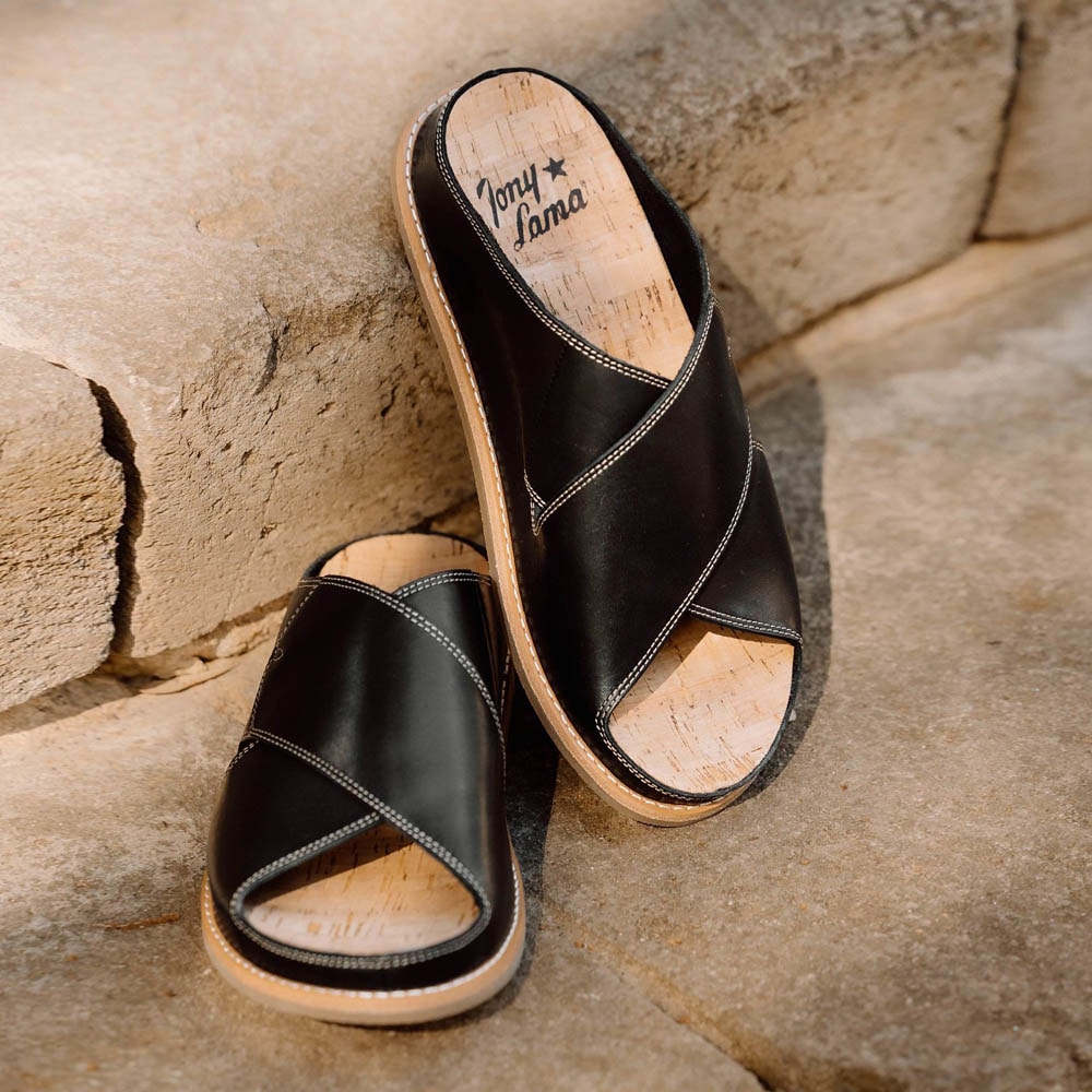 Palmeras sandals in Black